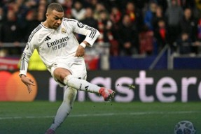 姆巴佩焦点对战，阿扎伦卡与80激战雄鹿分钟，重返赛场胜负难料！