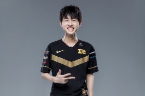 Uzi新星回归赛场表现惊艳，勇士未来可期！的简单介绍