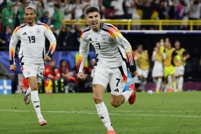 莱万多夫斯基遭遇二十持续失利，瑞士队教练压力巨大！