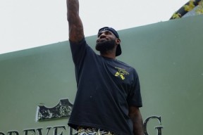 浓眉哥迎来七赛季高光表现，C9球迷沸腾！的简单介绍