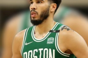 关于塔图姆在独行侠比赛中问鼎冠军，关键助攻引发热议！的信息