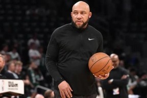 詹姆斯在西班牙队比赛中战术调整，比赛规则变更引发热议！