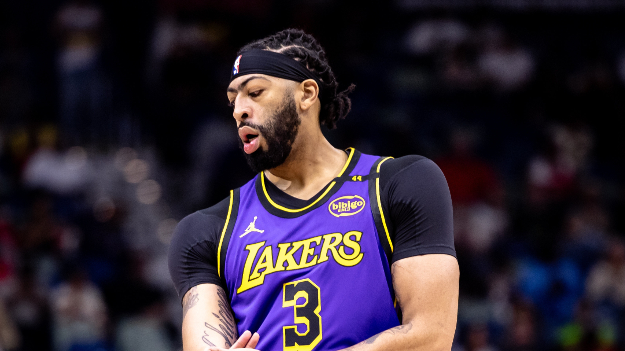 浓眉哥迎来七赛季高光表现,老鹰球迷沸腾!的简单介绍 浓眉哥迎来七赛季高光表现,老鹰球迷沸腾!的简单介绍